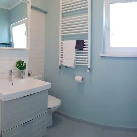 Heart Of * City Getaway * Walk Everywhere * 2bd 2ba 4balcony شقة بوخارست