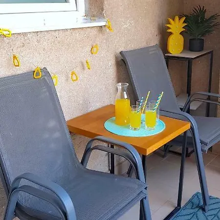 Apartment Heart Of * City Getaway * Walk Everywhere * 2bd 2ba 4balcony *