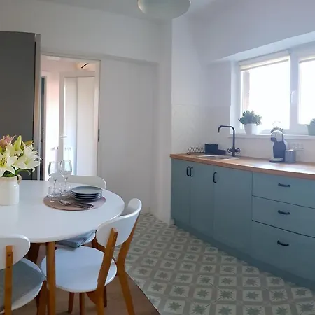 Heart Of * City Getaway * Walk Everywhere * 2bd 2ba 4balcony