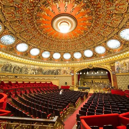 Heart Of * City Getaway * Walk Everywhere * 2bd 2ba 4balcony Apartment *